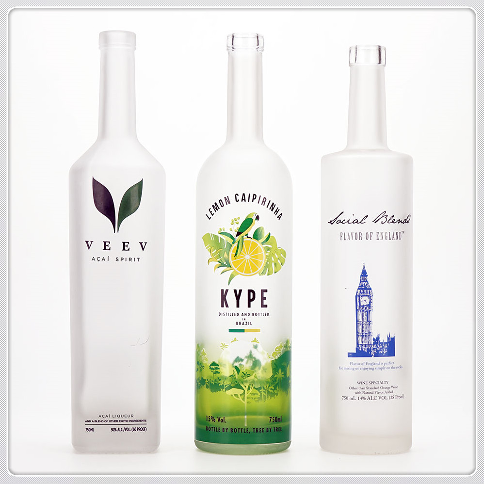 700ml Heavy Duty Frosted Glass Bottle with Secure Screw Closure for Vodka