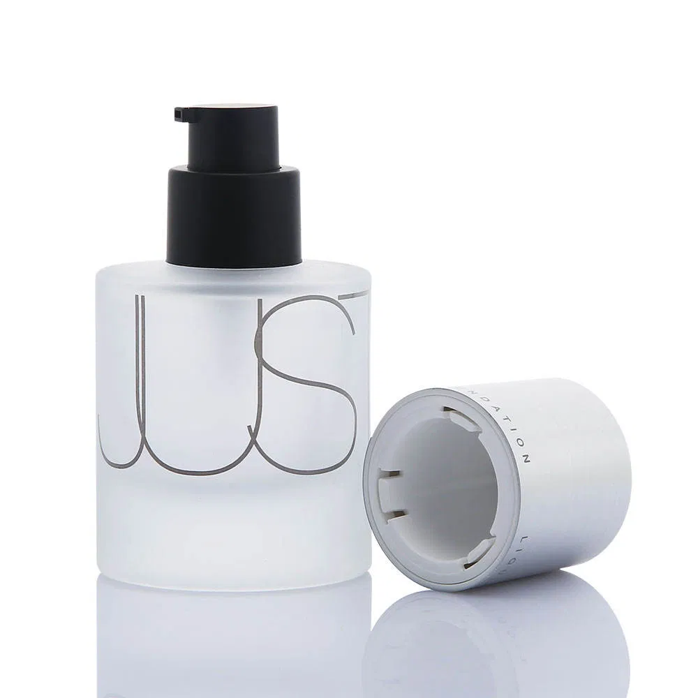 Newly Arrival Cosmetic Glass Bottle Small Cosmetic Packaging with Pump Sprayer